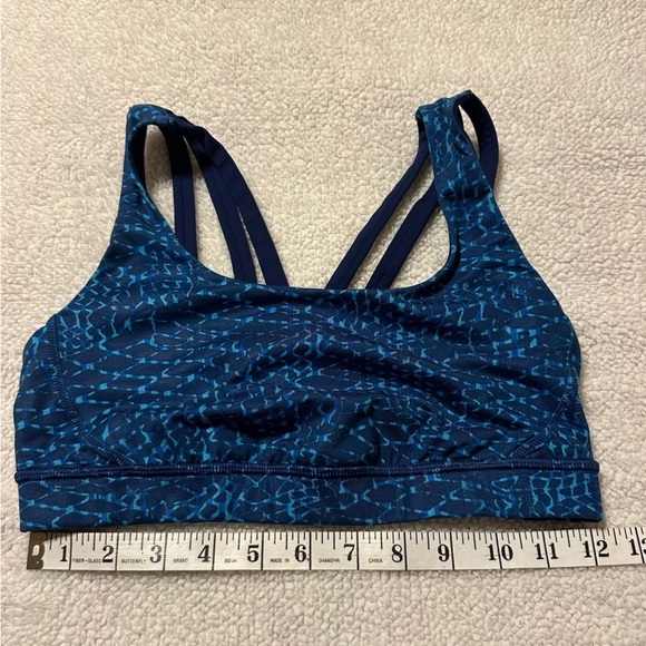 Lululemon Energy Sports Bra Exhale Strappy
Samba Snake Kayak Blue Hero Blue - Picture 3 of 11